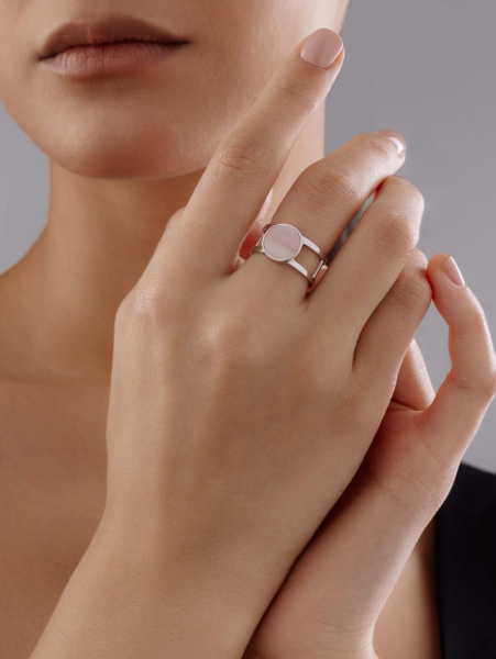 Кольцо из серебра с перламутром