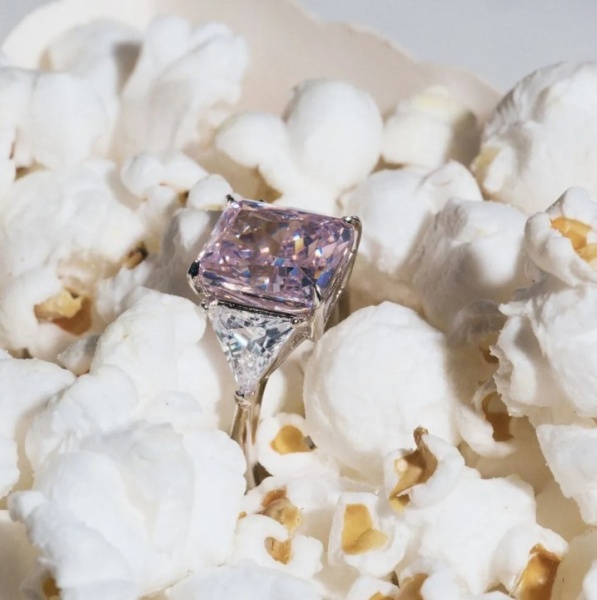 Кольцо из серебра с фианитами