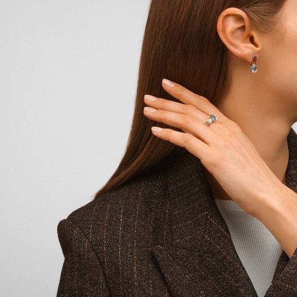 Кольцо из красного золота с топазом