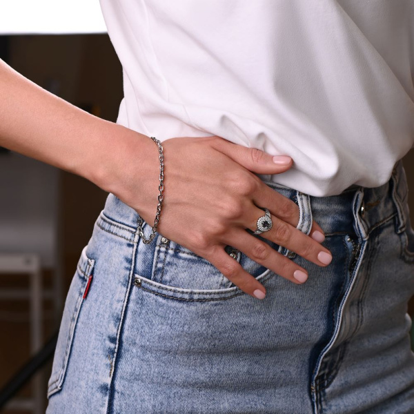 Кольцо из серебра с фианитами и кварцем