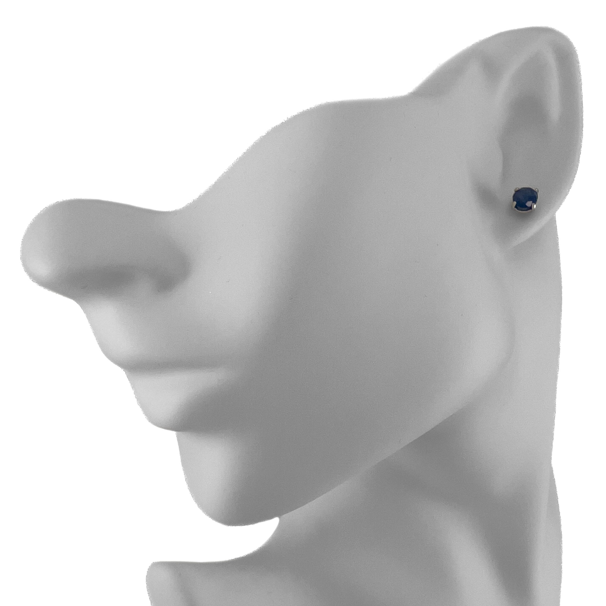 Серьги пусеты из серебра с сапфирами