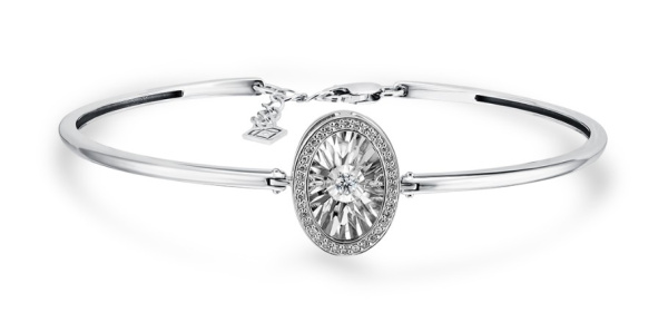 Браслет из белого золота с танцующим бриллиантом