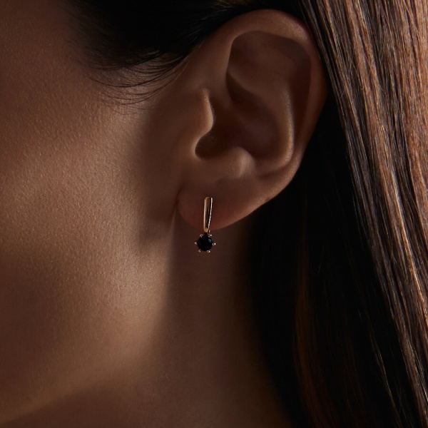 Серьги из красного золота с корундами