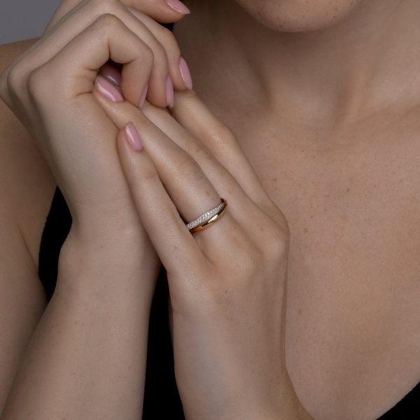 Кольцо из комбинированного золота с бриллиантами