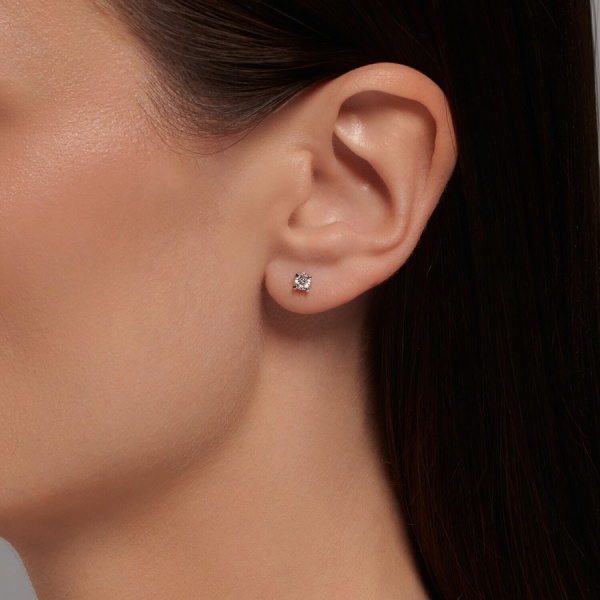 Серьги пусеты из белого золота с бриллиантами