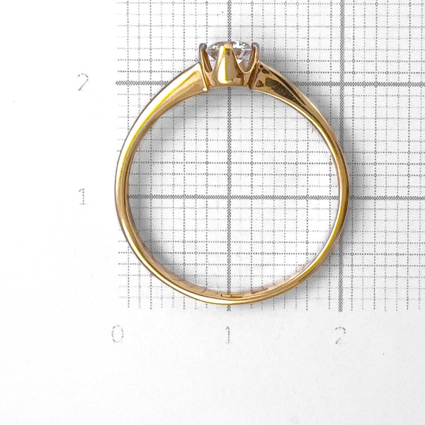 Кольцо из красного золота с фианитом