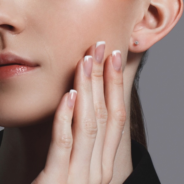 Серьги из белого золота с бриллиантами