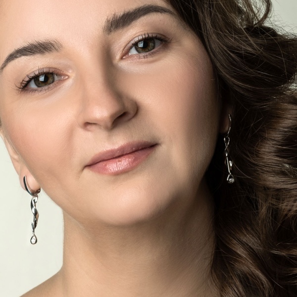 Серьги из белого золота с бриллиантами